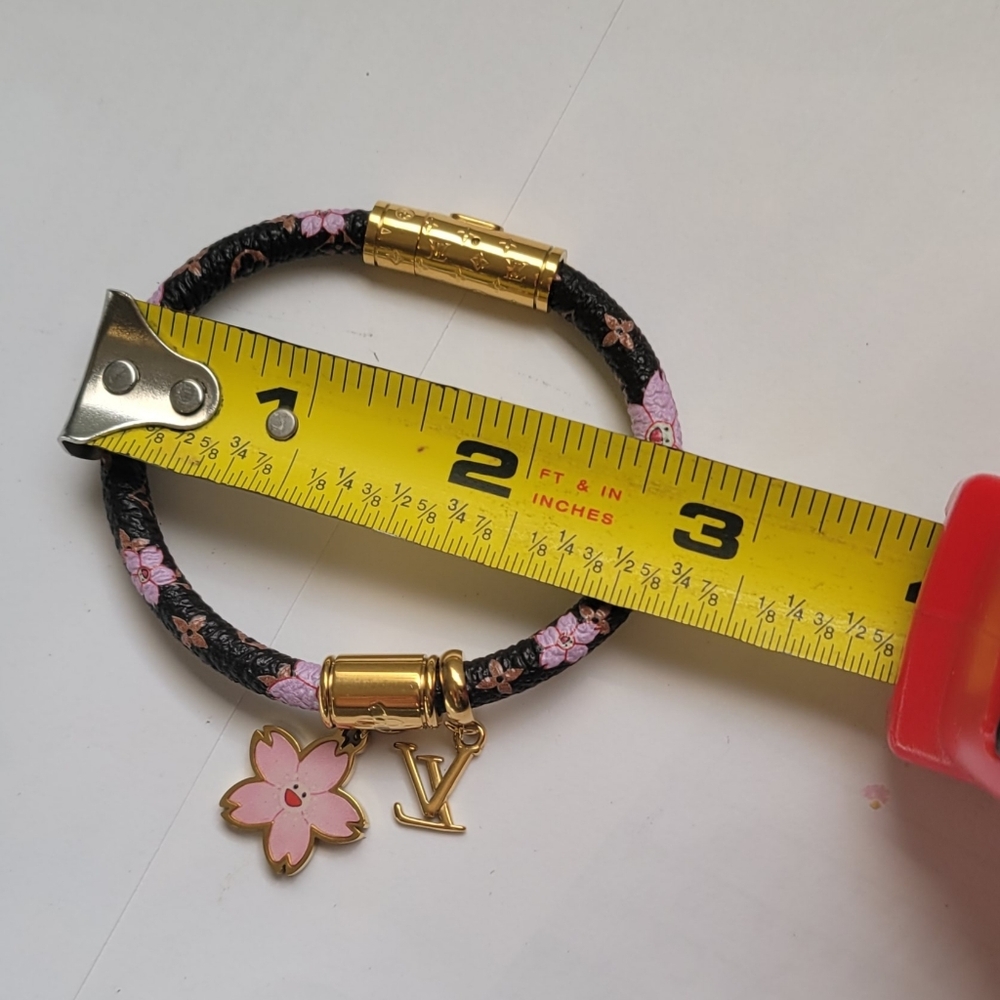Fashion  Black and Pink Floral Charm Bracelet - Picture 4 of 7